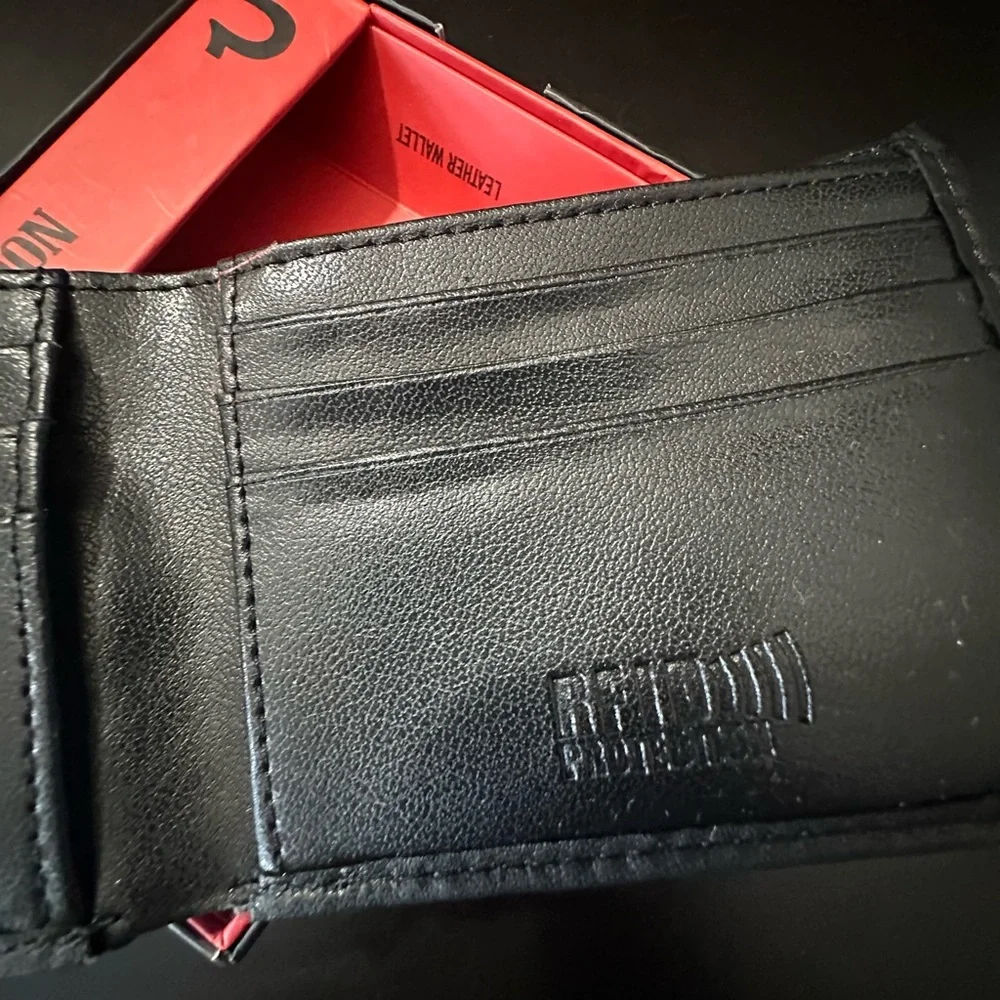 🆕True Religion Bifold Leather Wallet